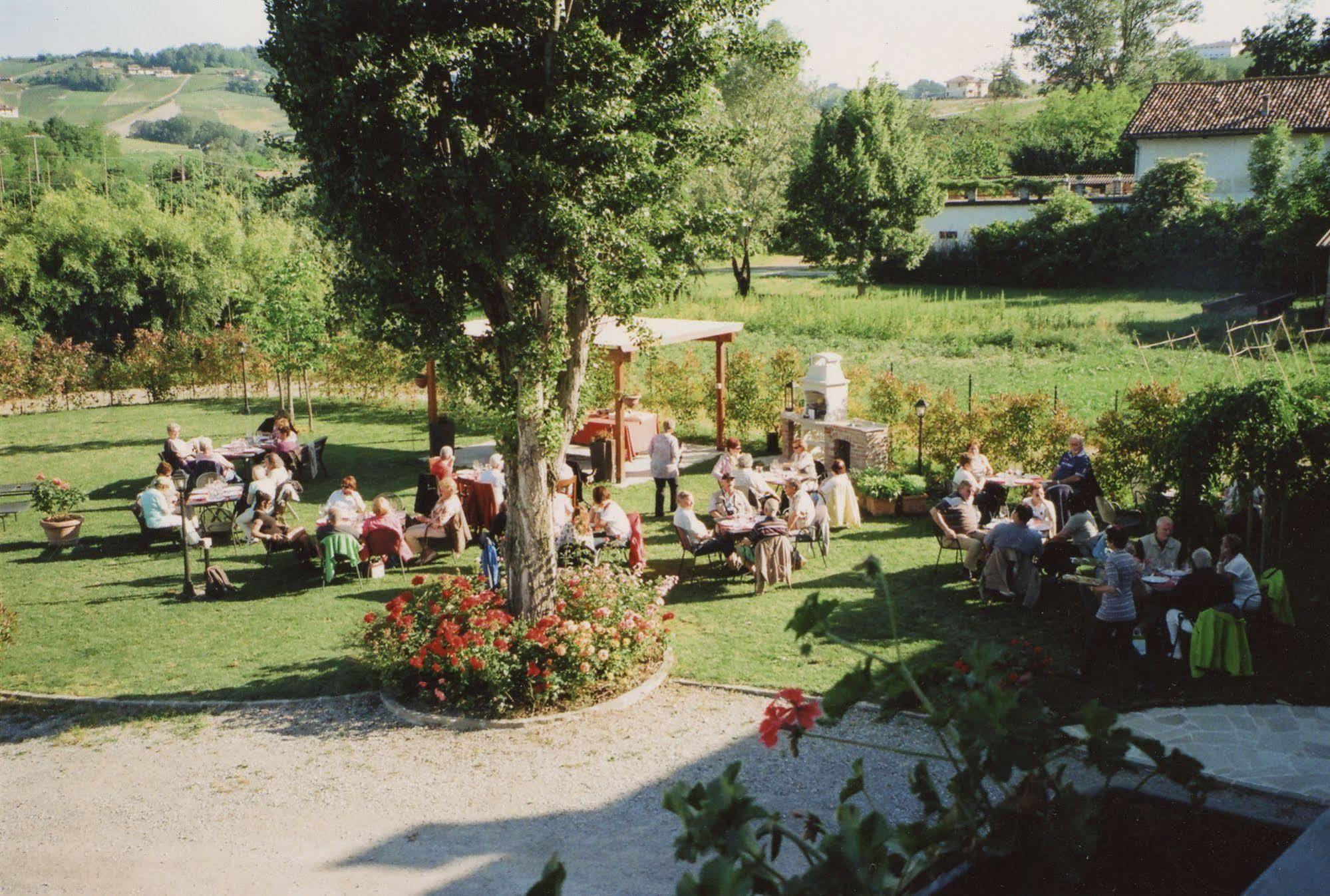 Cascina Rocca - Guest House Castiglione Falletto Eksteriør bilde